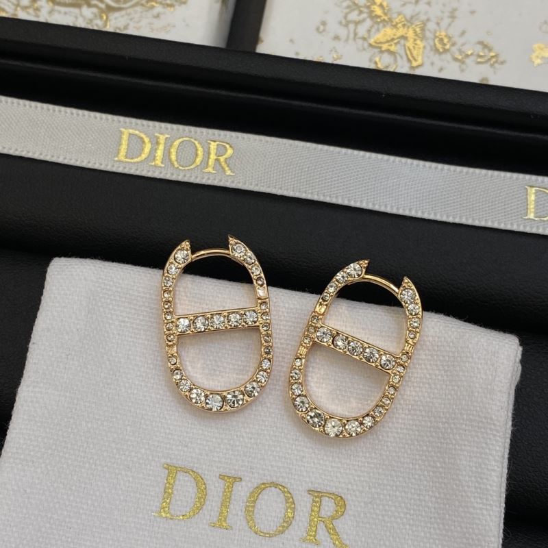 CHRISTIAN DIOR